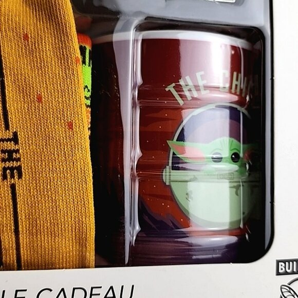 Star Wars The Mandalorian Grogu The Child Gift Set Mug Socks & Key Chain - Picture 5 of 14